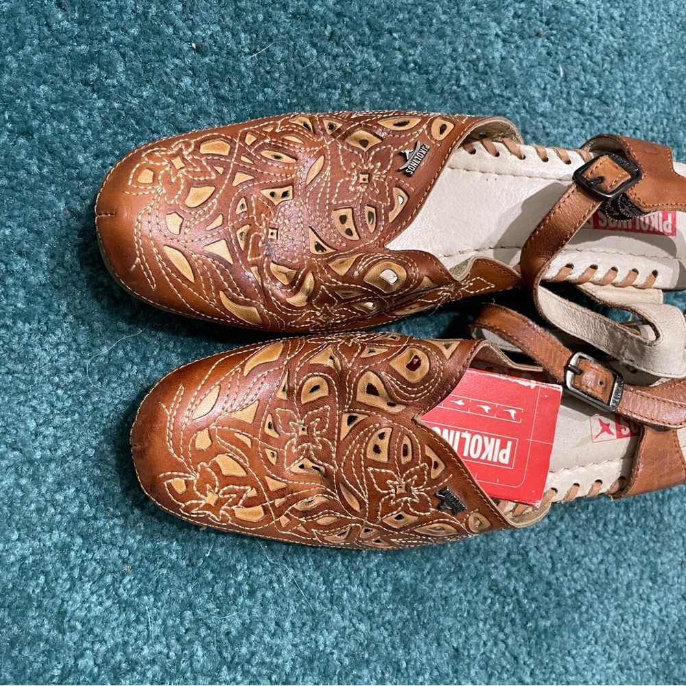 Pikolinos Brown Leather Flats with Intricate Design